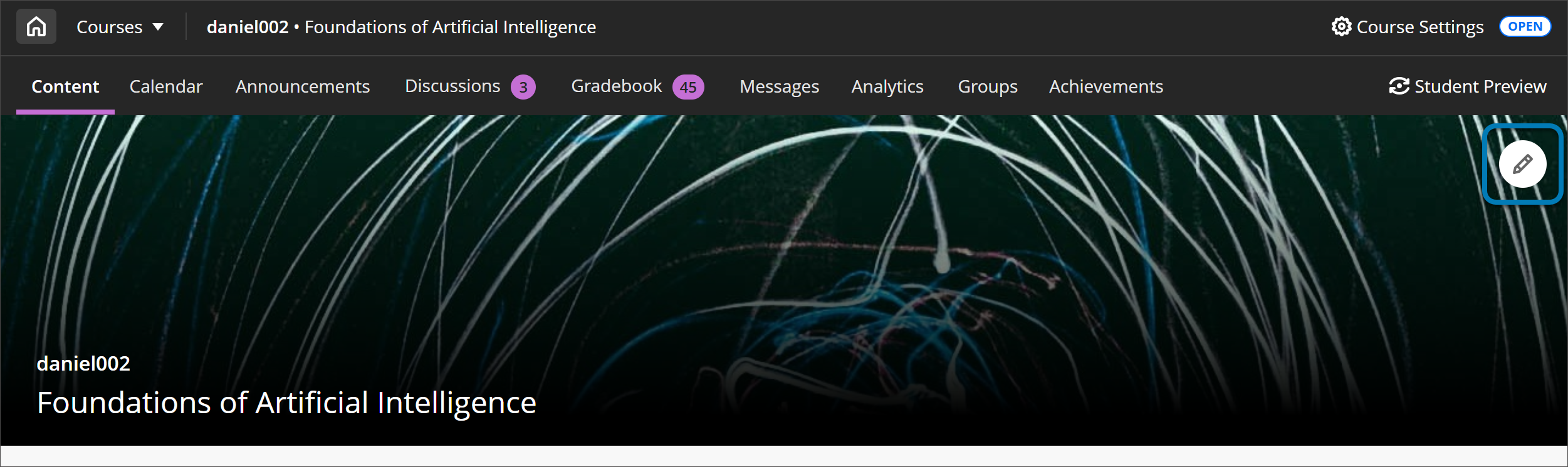Imagen de un curso con una imagen de banner de nubes con un cuadrado azul alrededor del icono del panel en la parte superior derecha