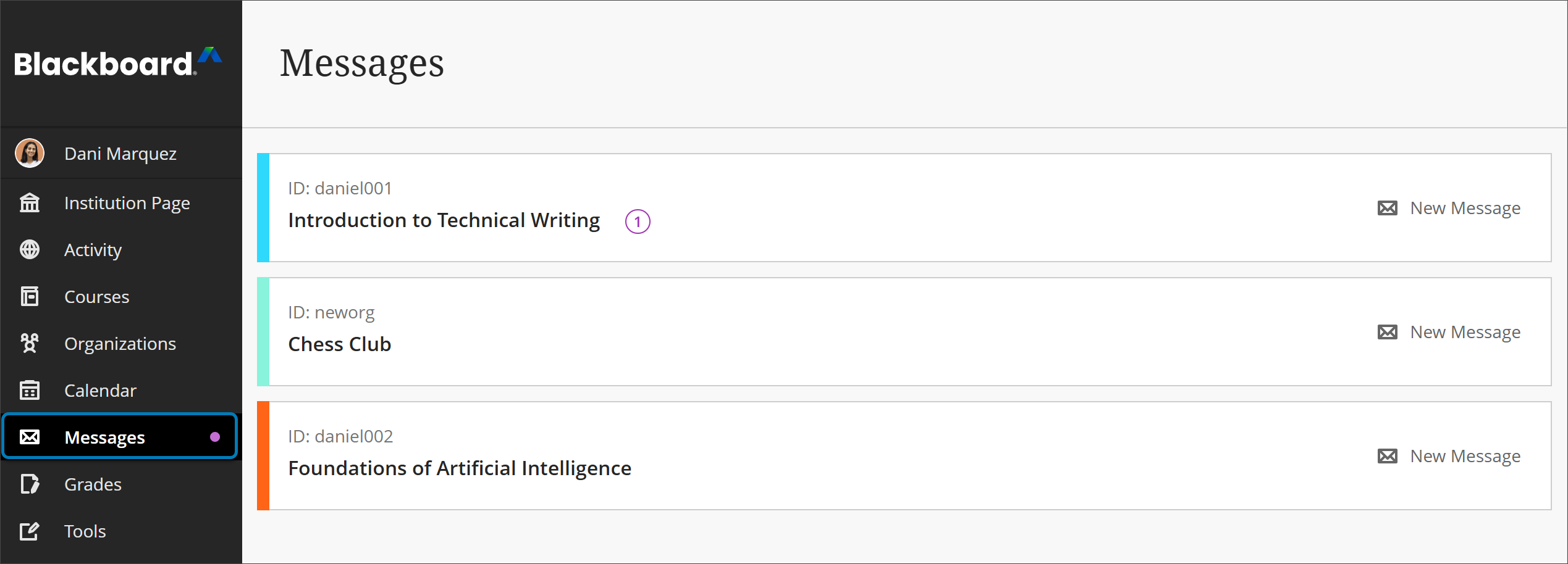 La page Messages avec le panneau de navigation visible sous forme de panneau latéral. L'option Messages du panneau de navigation est surlignée en bleu.